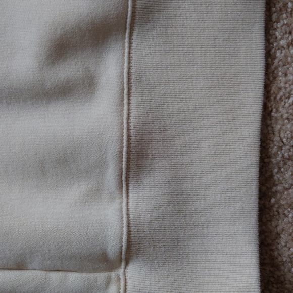 Like new Abercrombie Sweatshirt Size S - Picture 4 of 5